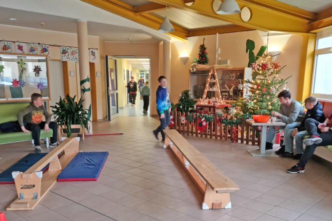 Weihnachtlicher Stationsbetrieb